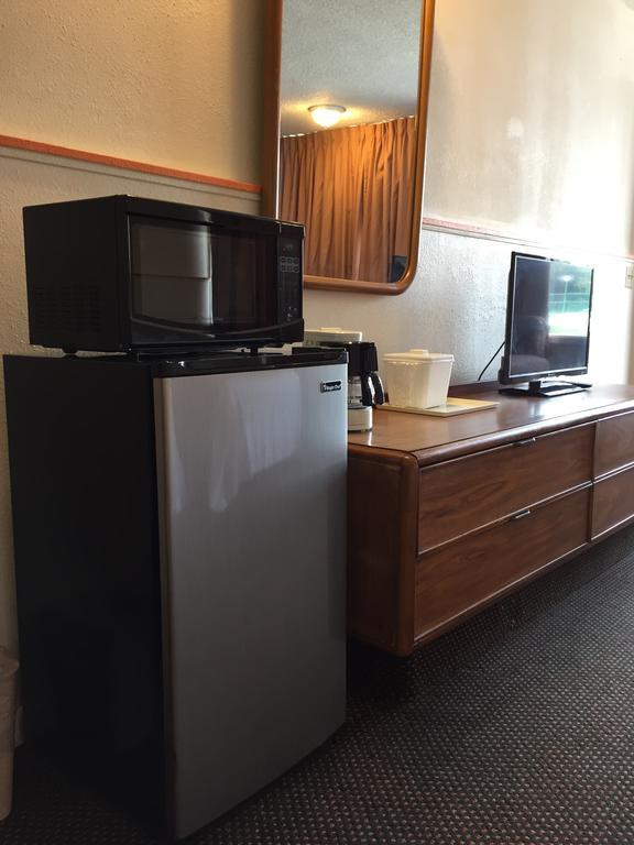 Stay Plus Inn Haines City Room photo